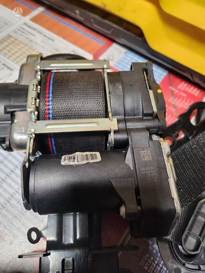BMW 3 serija salono detalės