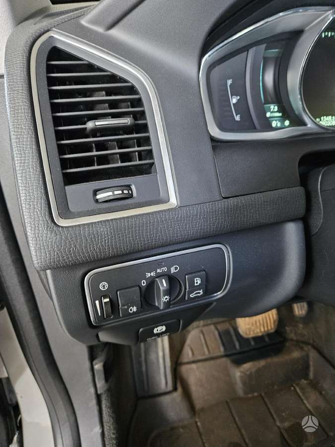 Volvo XC60 - 11