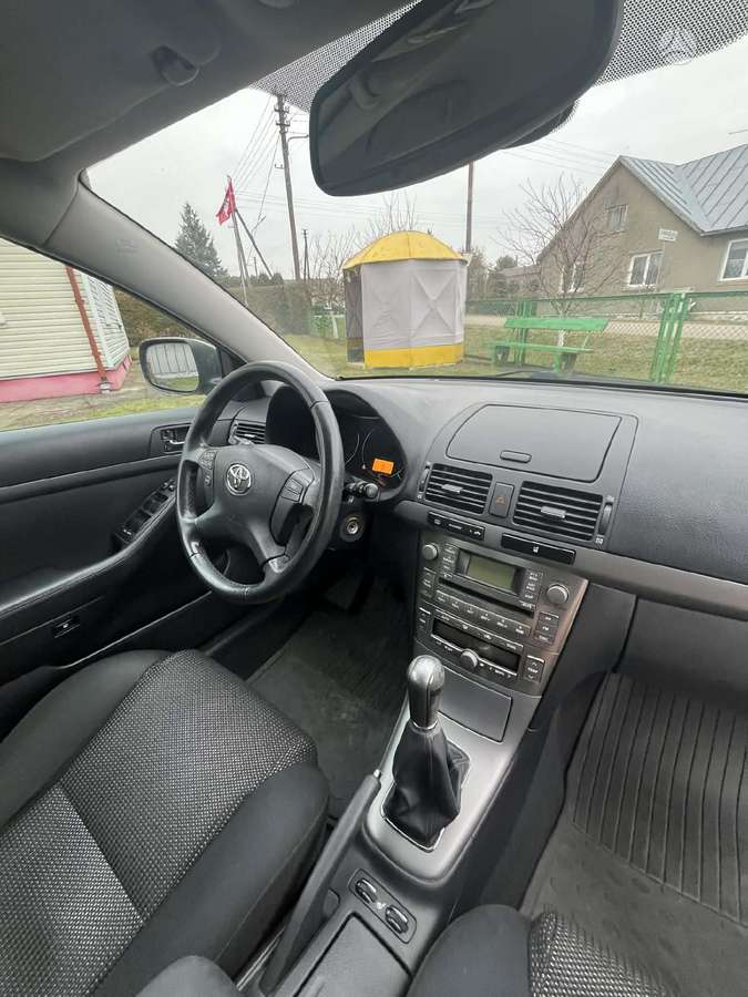 Toyota Avensis - 9
