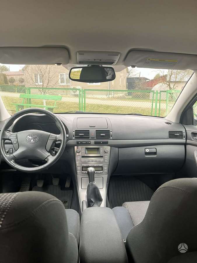 Toyota Avensis - 10