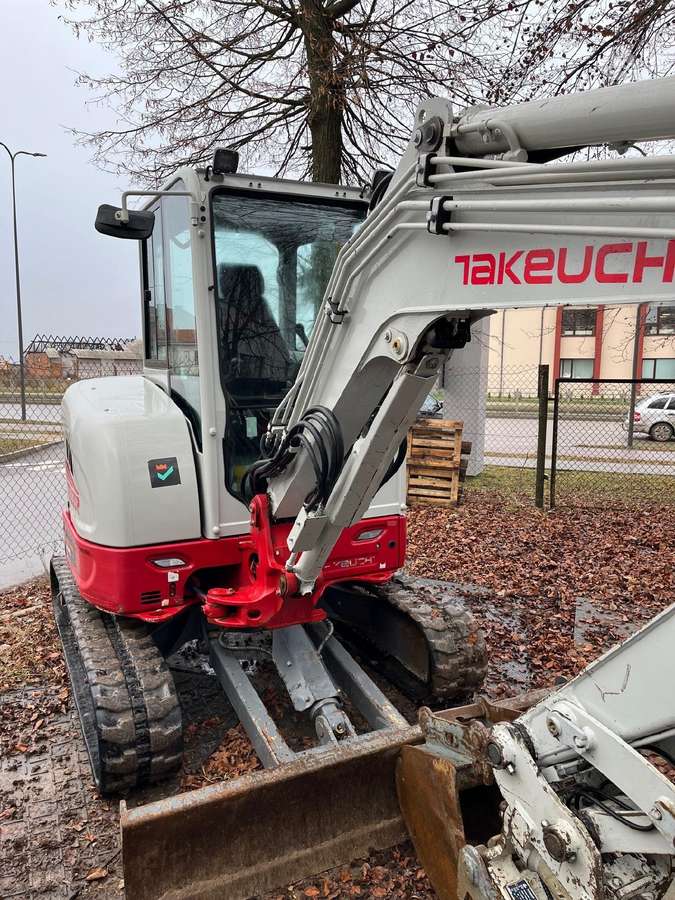 Takeuchi TB335R su POWERTILT, экскаваторы