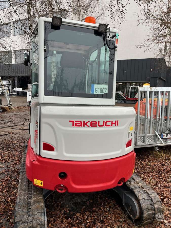 Takeuchi TB335R su POWERTILT, экскаваторы