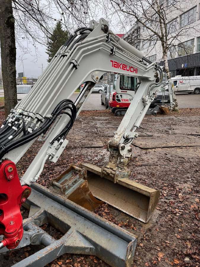 Takeuchi TB335R su POWERTILT, экскаваторы