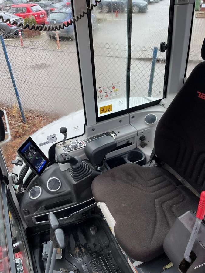 Takeuchi TB335R su POWERTILT, экскаваторы