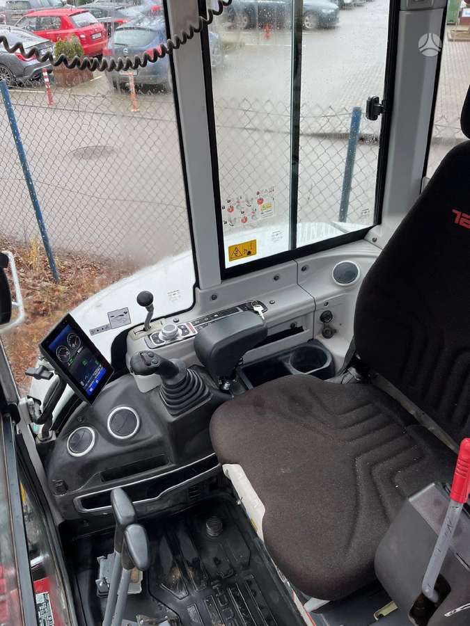 Takeuchi TB335R su POWERTILT, excavator