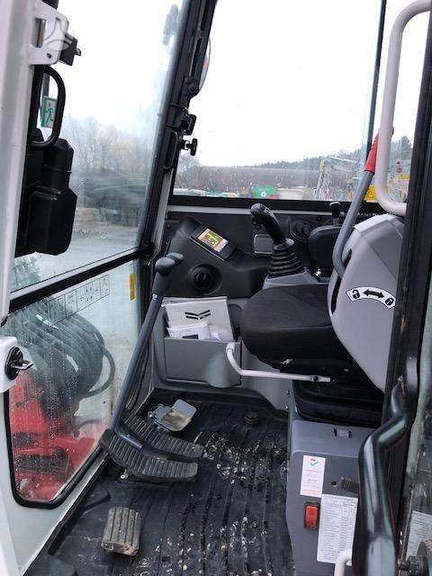 Takeuchi TB230 su POWERTILT, экскаваторы
