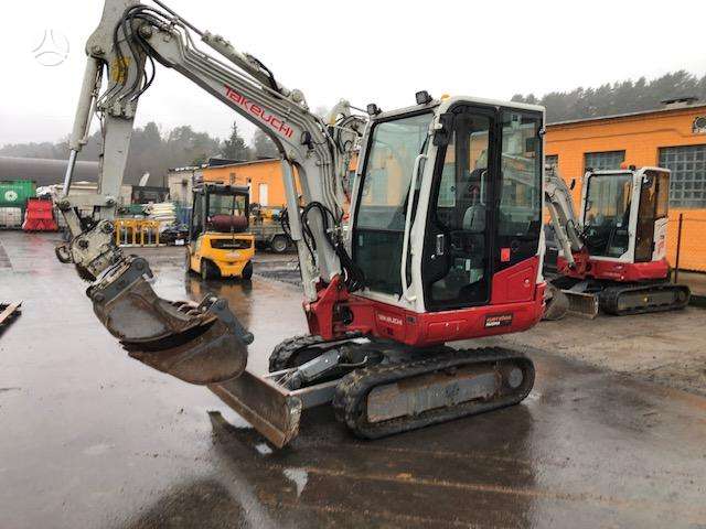 Takeuchi TB230 su Powertilt, excavator