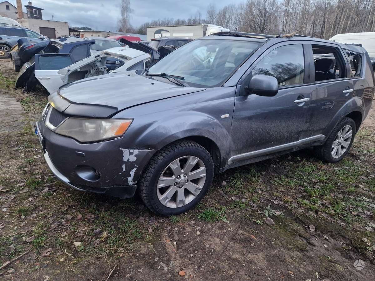 Mitsubishi Outlander по частям