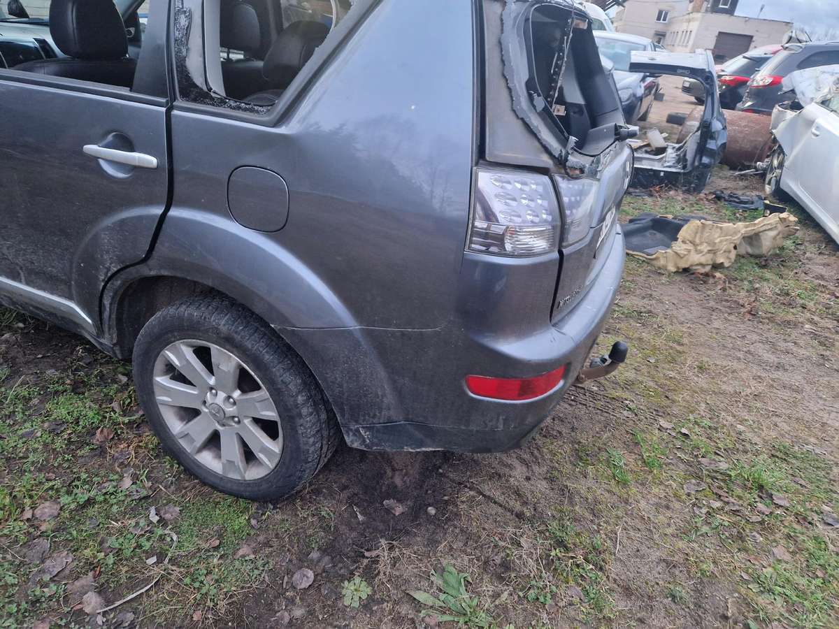Mitsubishi Outlander rezerves daļās