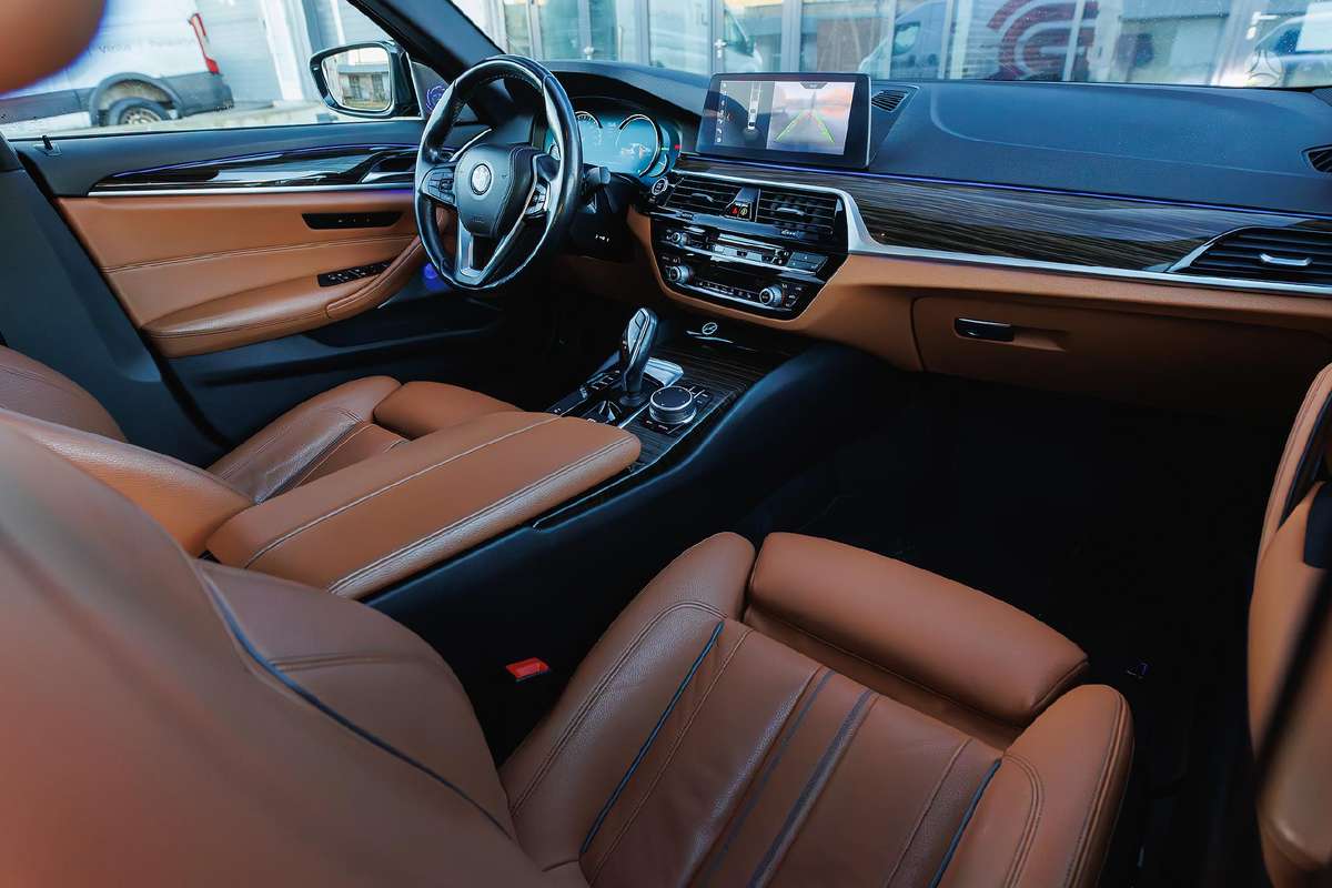 BMW 520, 2.0 l., Седан