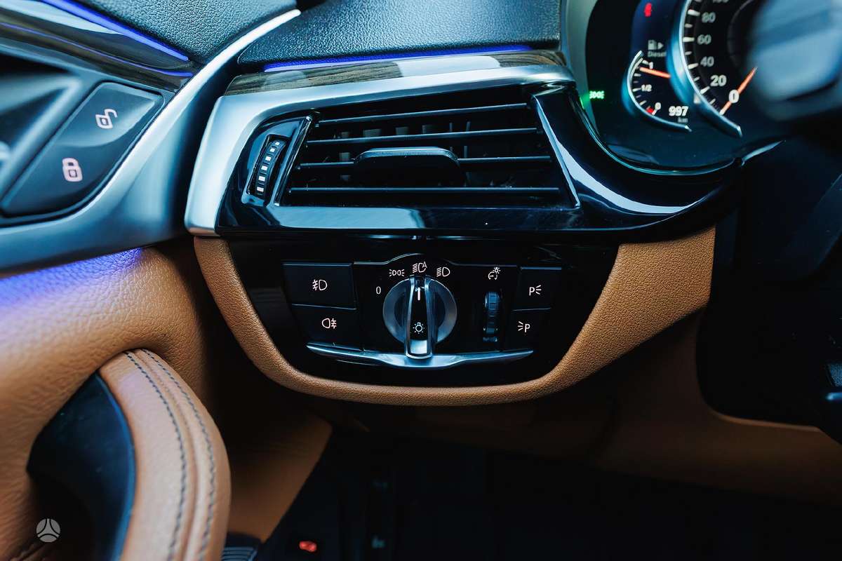 BMW 520, 2.0 l., Седан