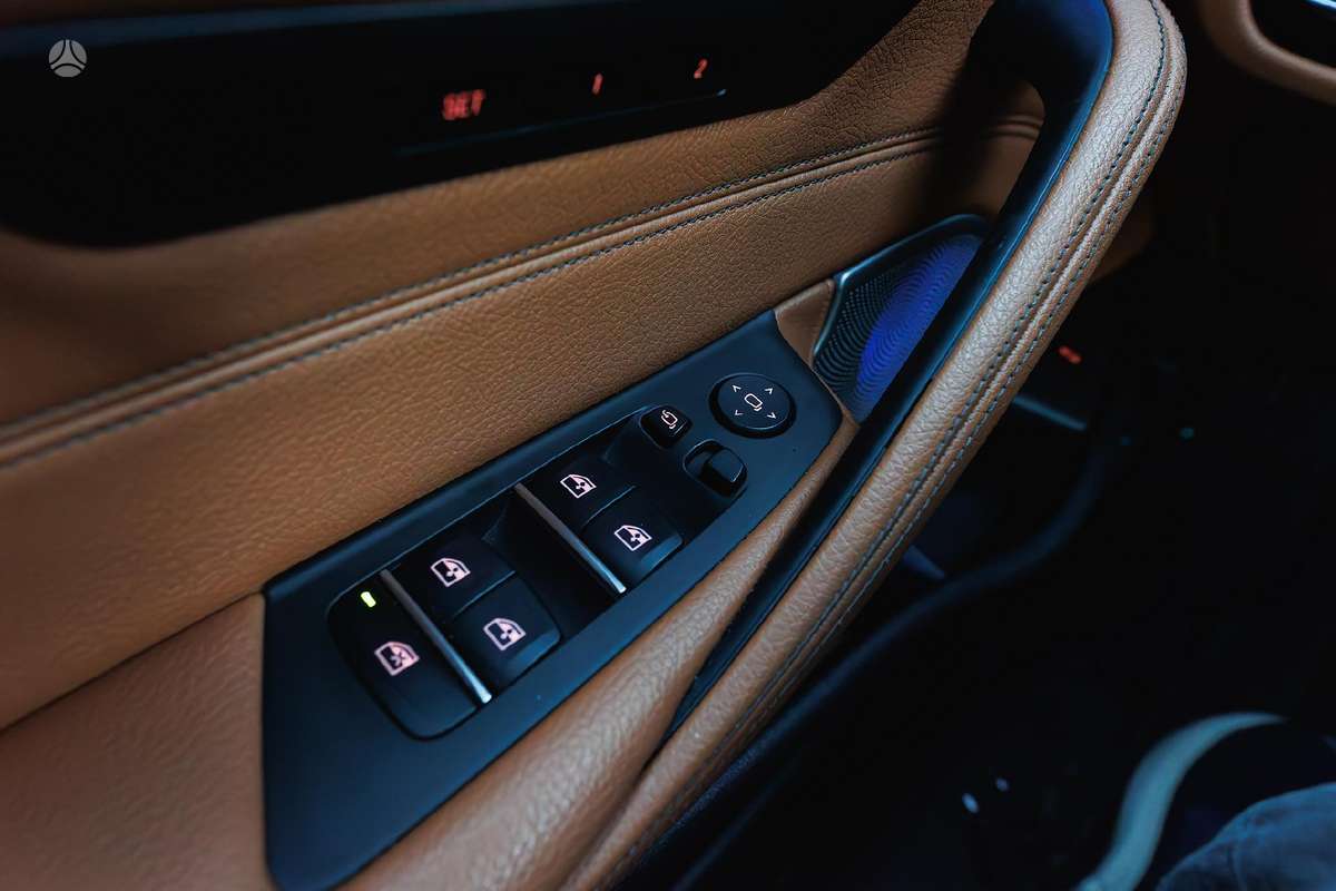 BMW 520, 2.0 l., Седан