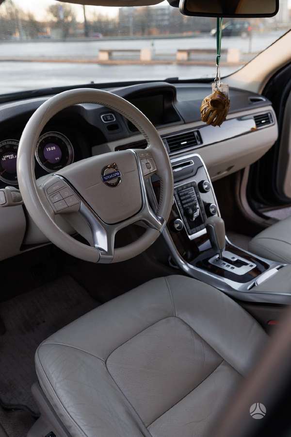 Volvo S80, 3.2 l., Седан