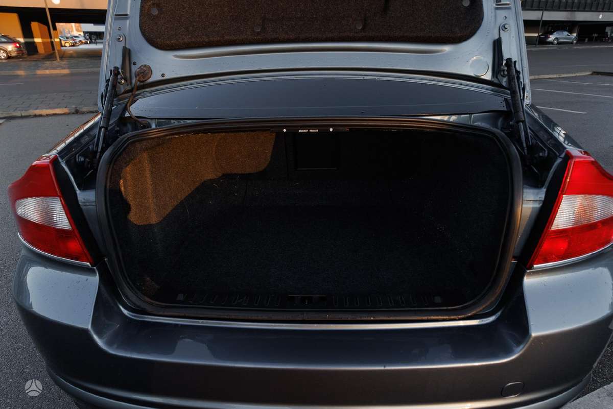 Volvo S80, 3.2 l., Седан