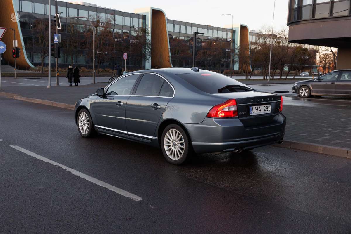 Volvo S80, 3.2 l., Седан