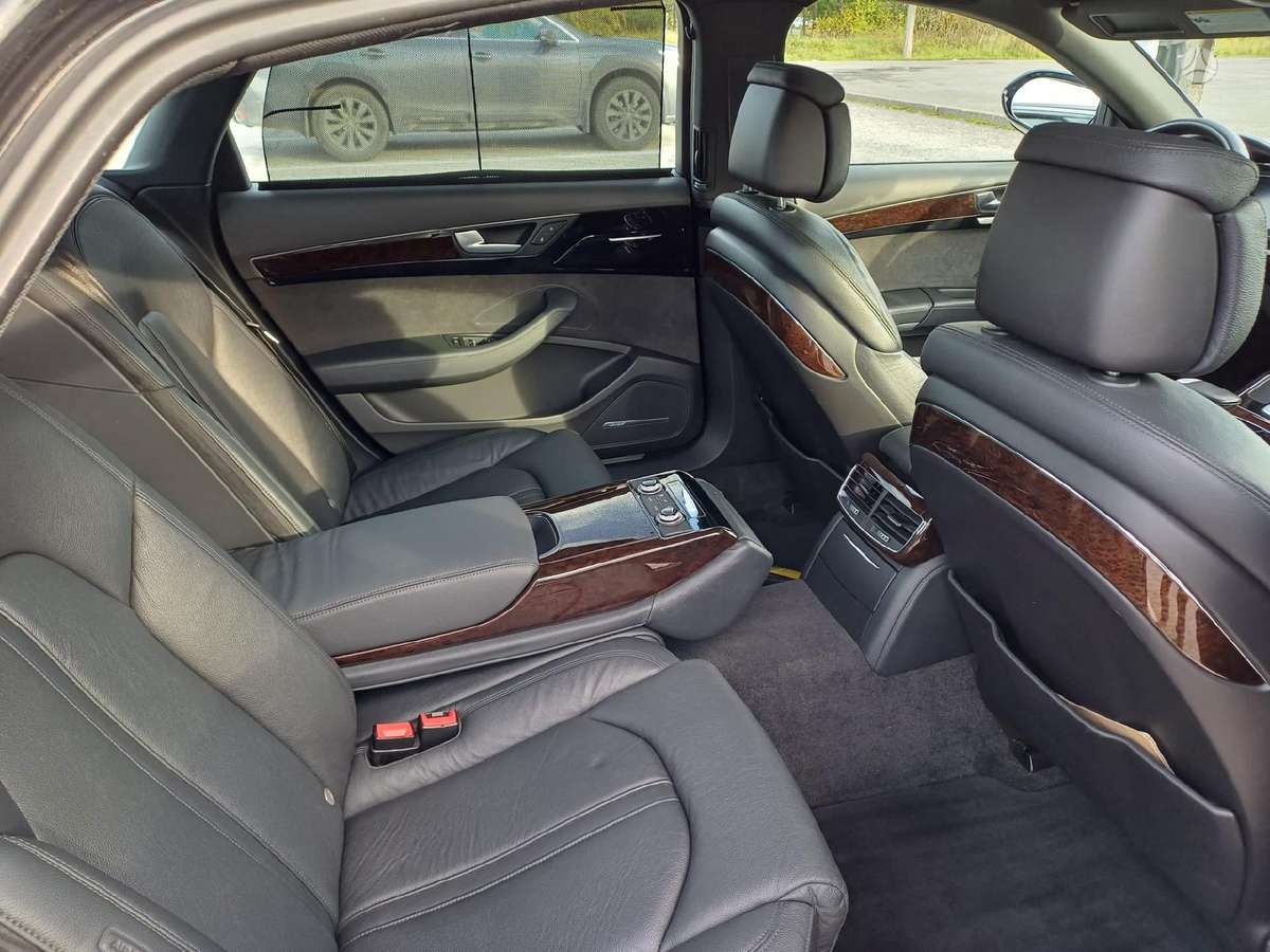 Audi A8, 3.0 l., Седан