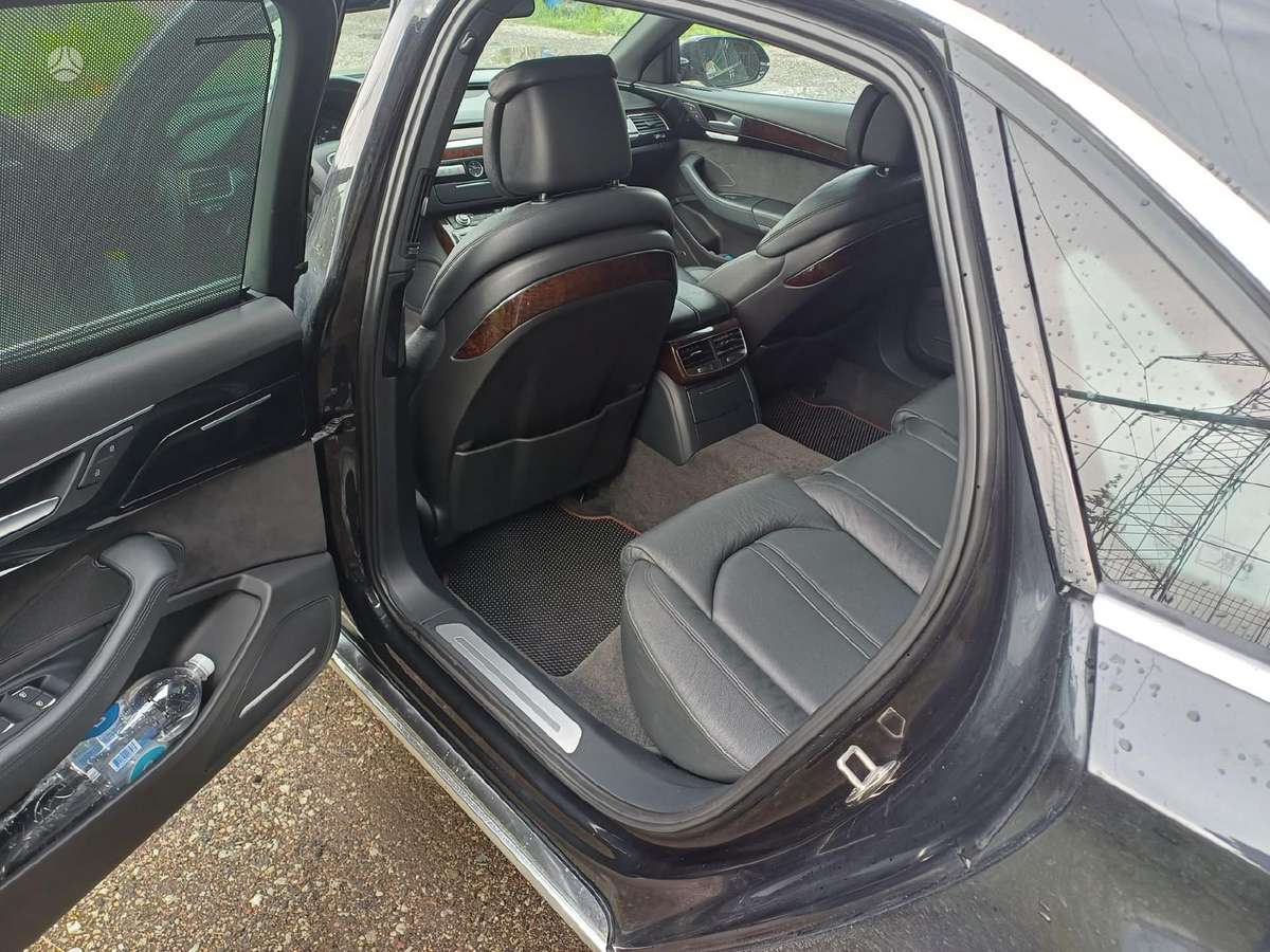 Audi A8, 3.0 l., Седан