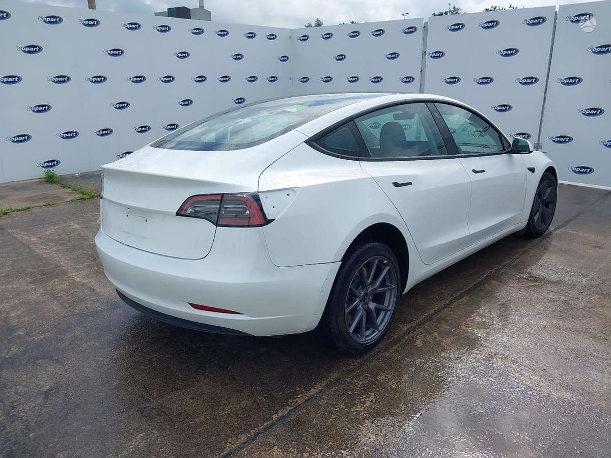 Tesla Model 3 Auto ardomas platesnė info telefonu