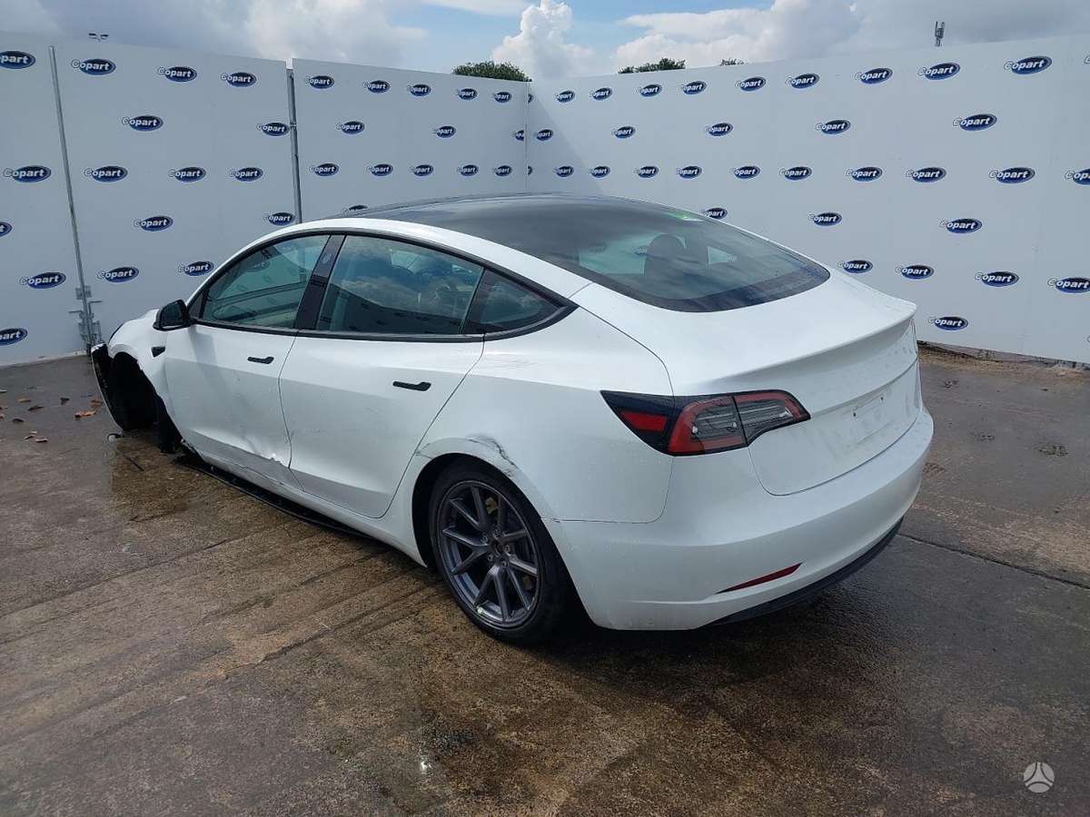 Tesla Model 3 Auto ardomas platesnė info telefonu