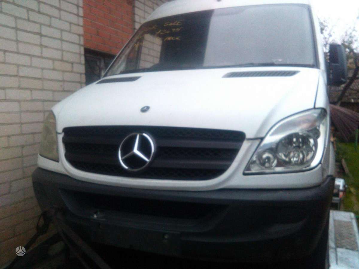 Mercedes-Benz Sprinter, cargo vans