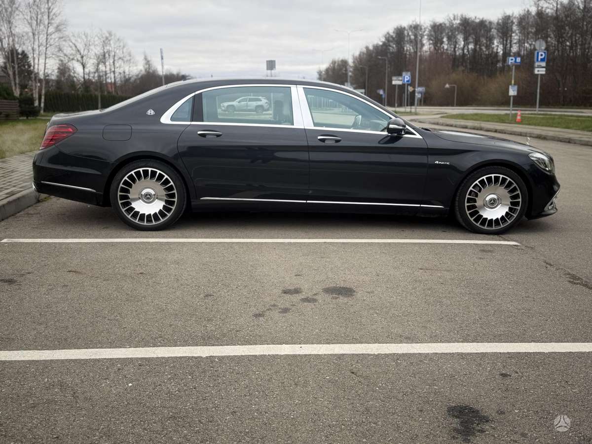Maybach S560, 4.0 l., limousine
