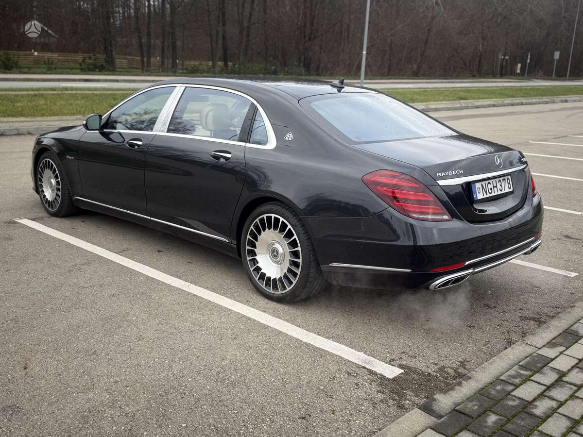 Maybach S560, 4.0 l., limousine