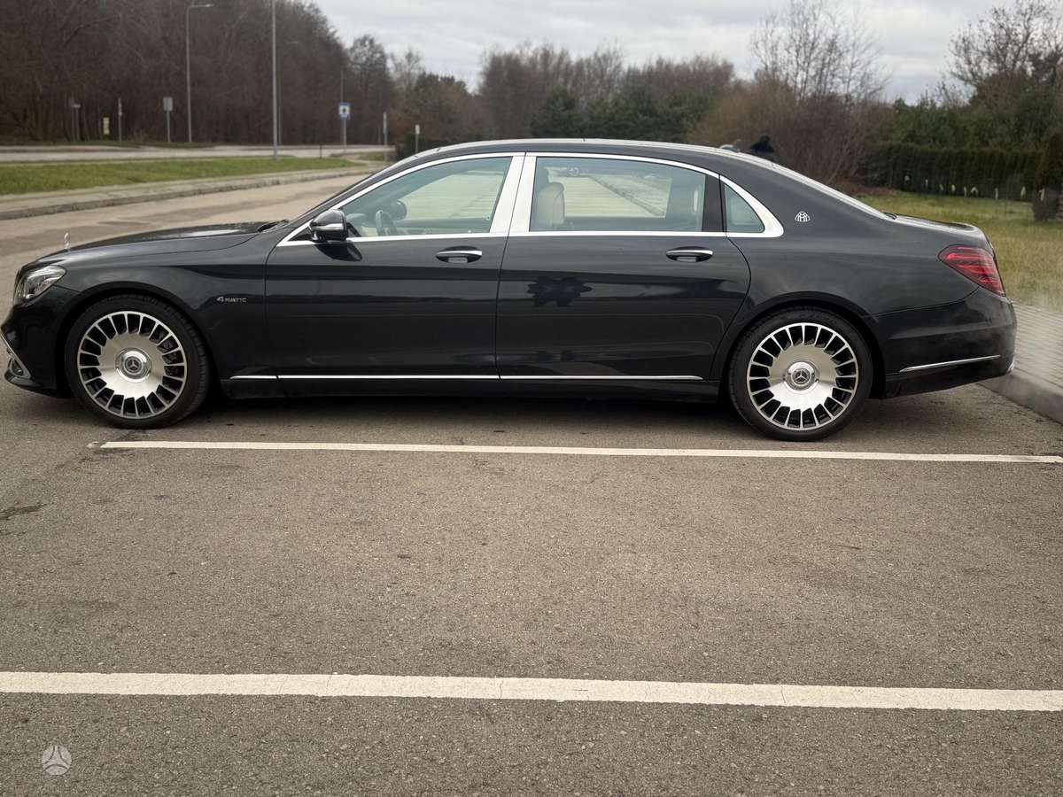 Maybach S560, 4.0 l., limousine