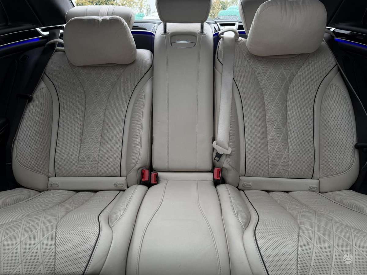 Maybach S560, 4.0 l., limousine