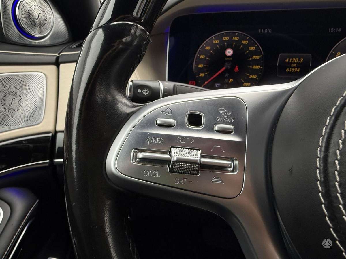 Maybach S560, 4.0 l., limousine