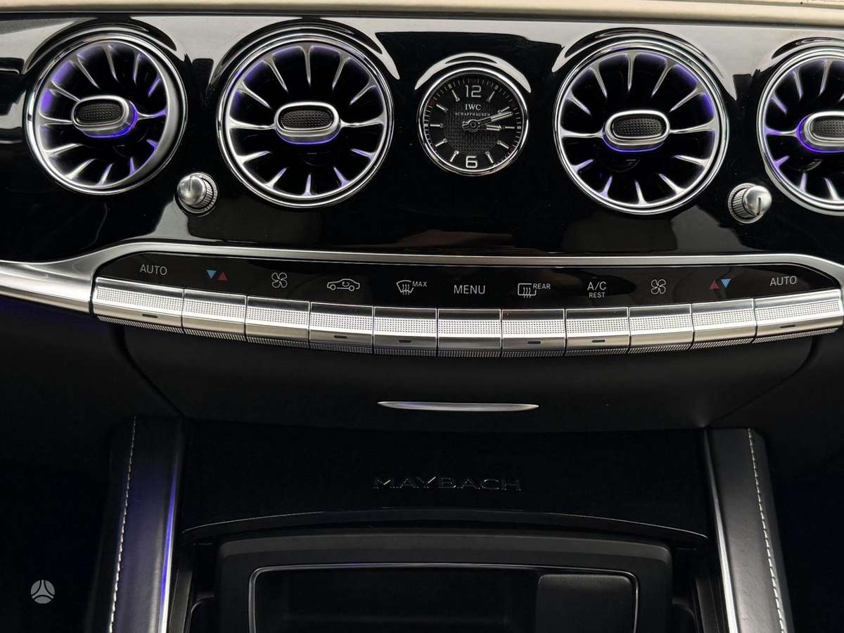 Maybach S560, 4.0 l., limousine