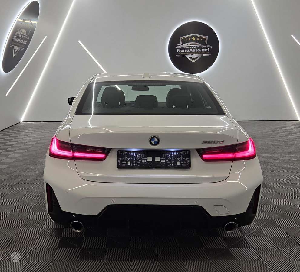 BMW 320, 2.0 l., Седан