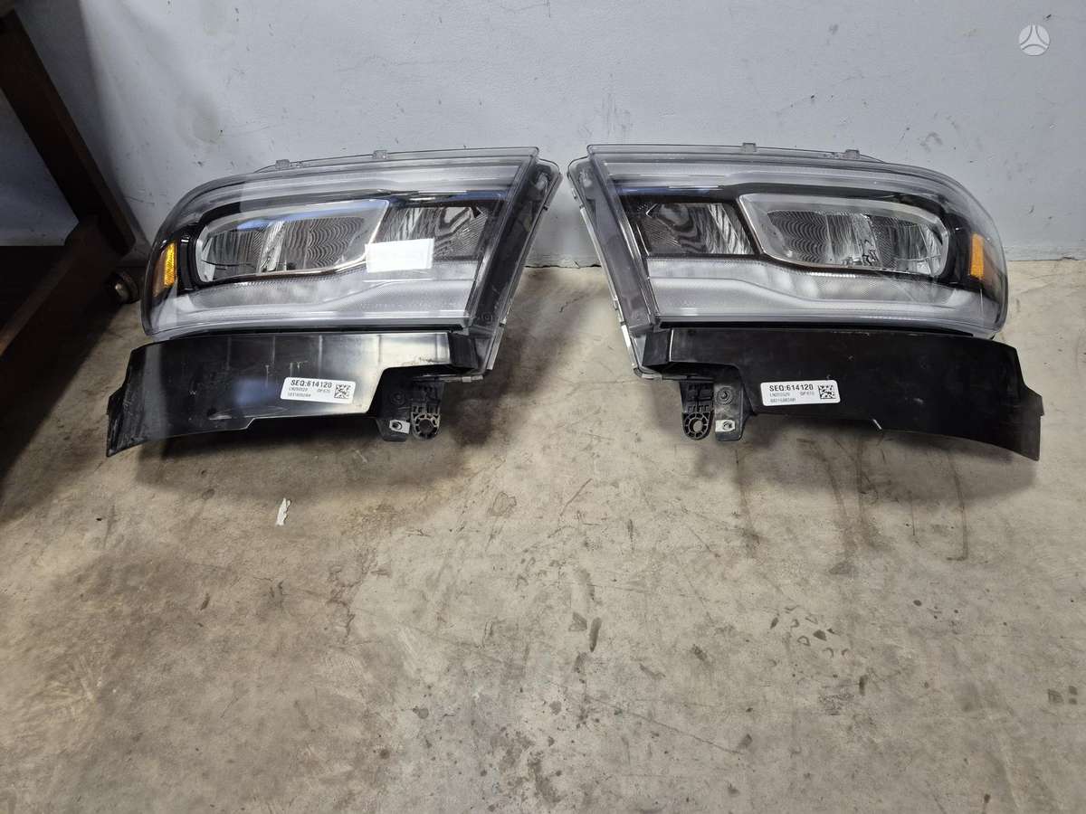 Dodge Ram spārni, gaismas