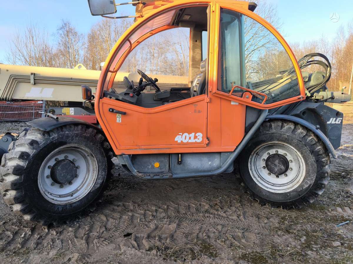 JLG 4013, telescopic handler