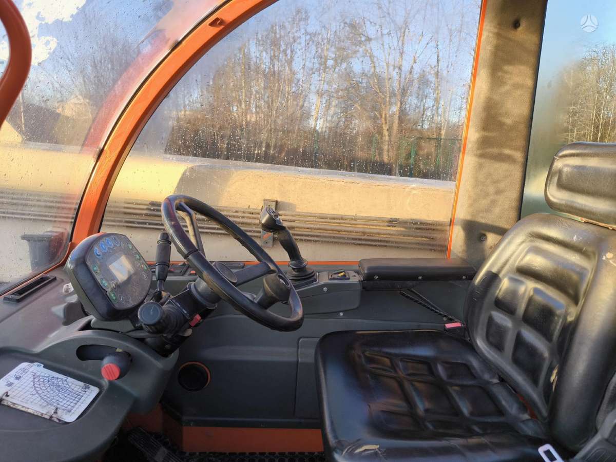 JLG 4013, telescopic handler