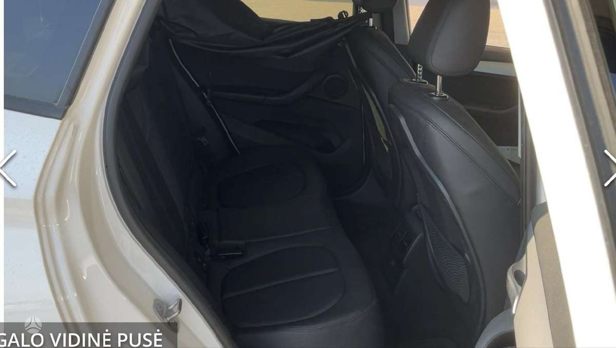 BMW X1, 2.0 l., off-road / crossover