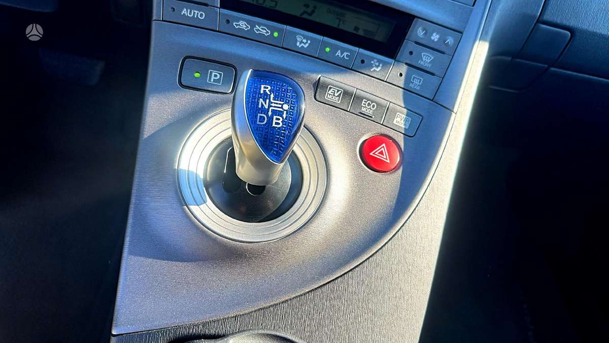 Toyota Prius, 1.8 l., Хэтчбек