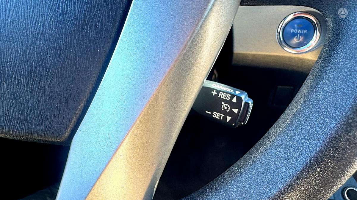 Toyota Prius, 1.8 l., hečbekas