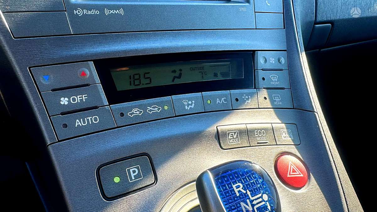 Toyota Prius, 1.8 l., hatchback