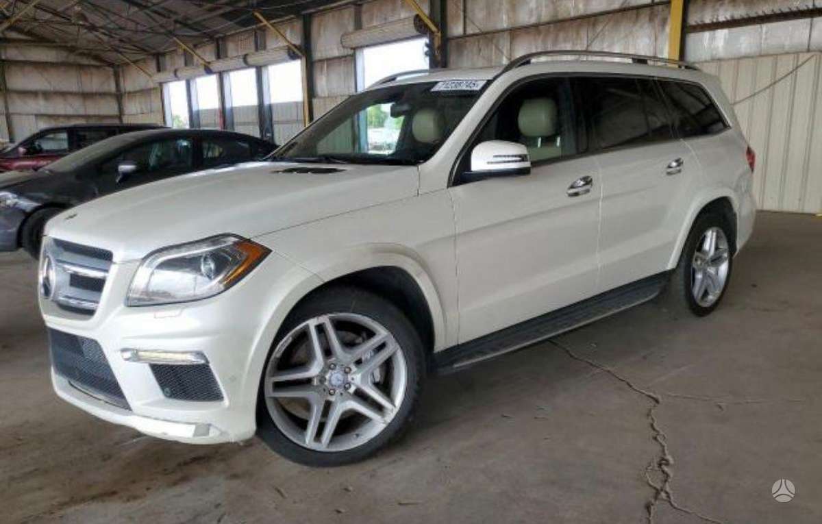 Mercedes-Benz GL550