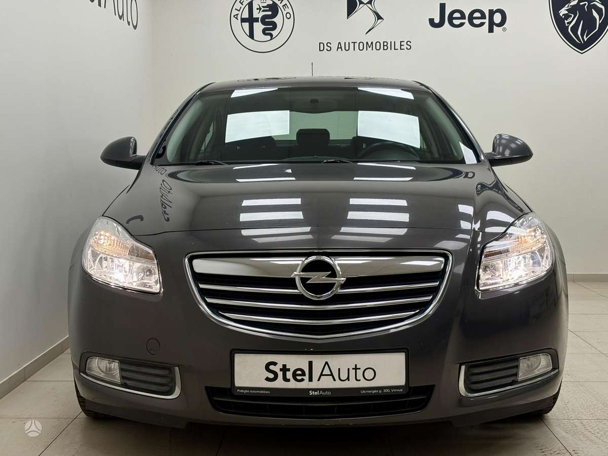 Opel Insignia, 2.0 l., Седан