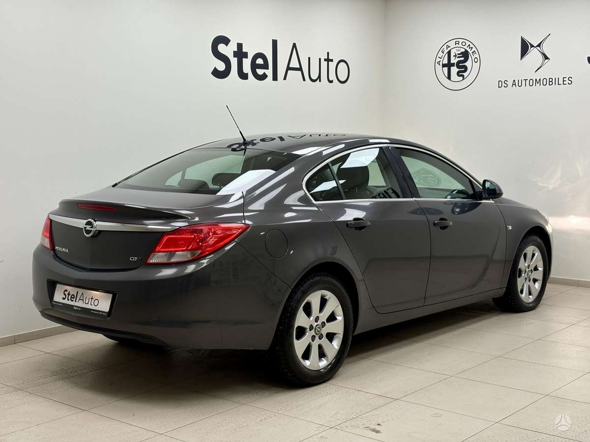 Opel Insignia, 2.0 l., Седан