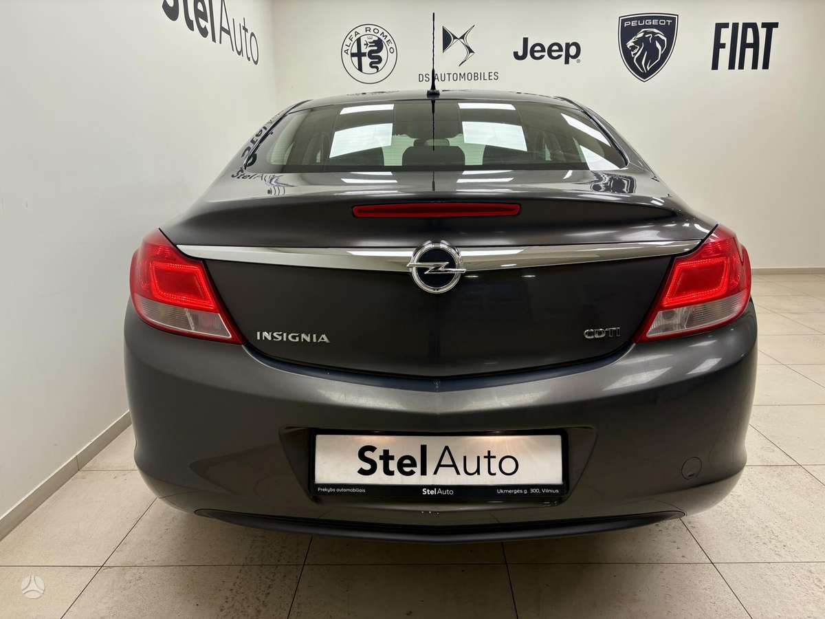 Opel Insignia, 2.0 l., Седан