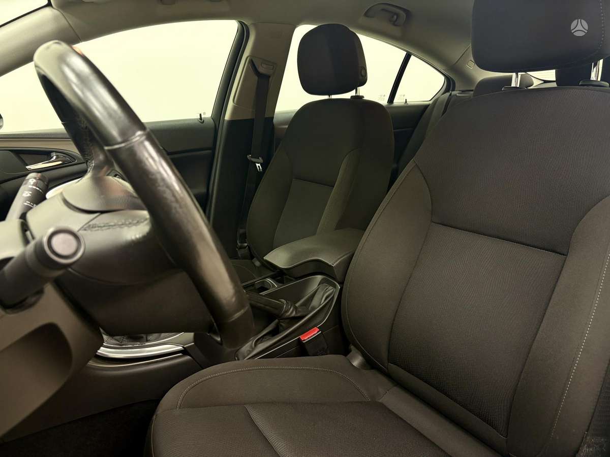Opel Insignia, 2.0 l., Седан