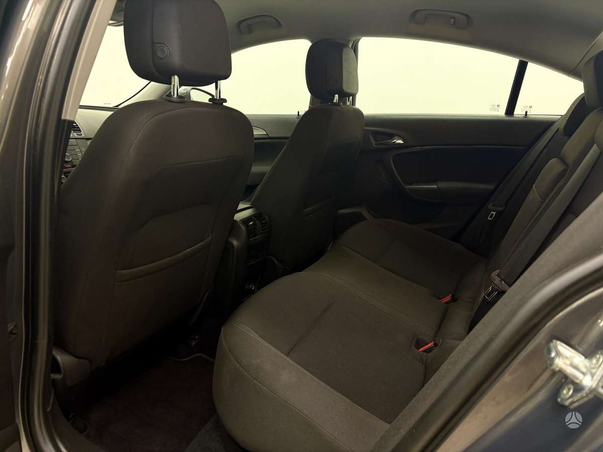 Opel Insignia, 2.0 l., Седан