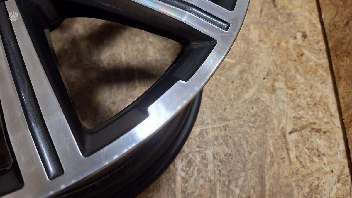 Audi Q7, 4M0601025, Cen29687