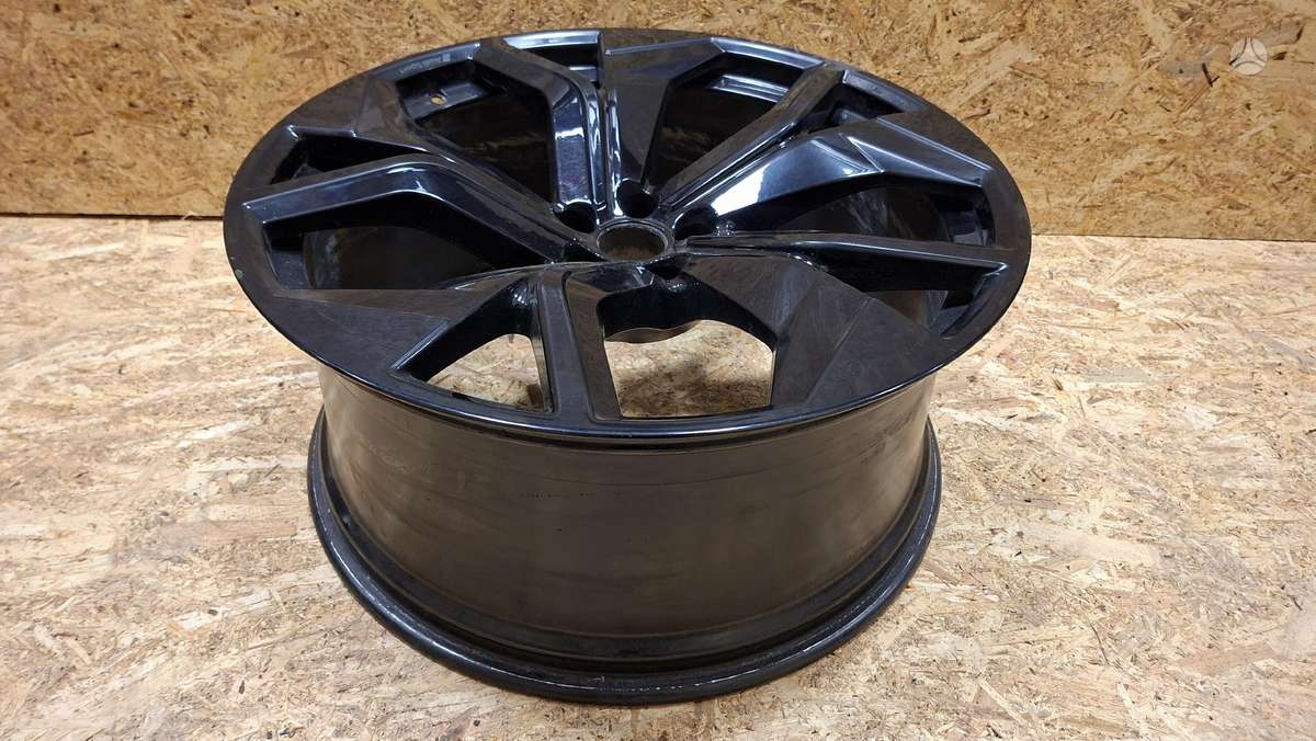 Audi Q8, 4M8601025, Cen29689