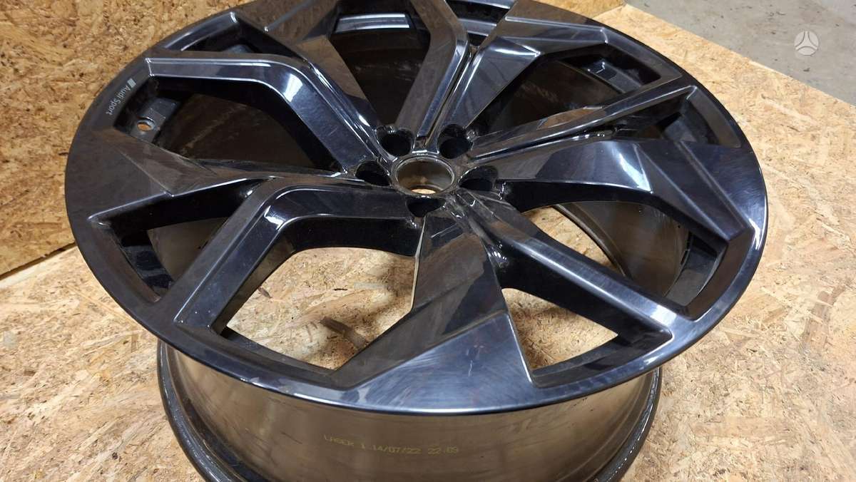 Audi Q8, 4M8601025, Cen29689