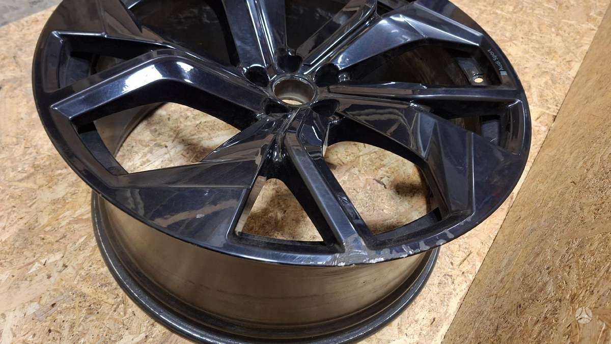 Audi Q8, 4M8601025, Cen29689