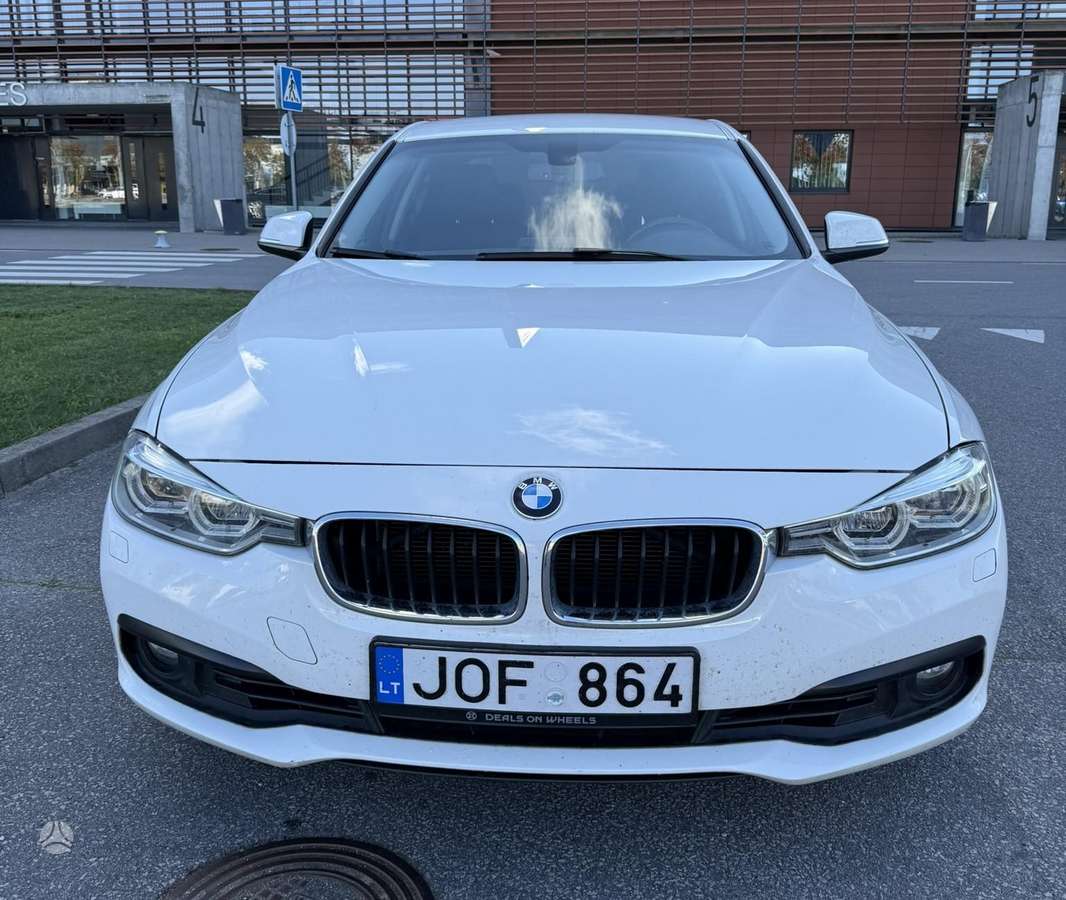 BMW 318, 1.5 l., Седан