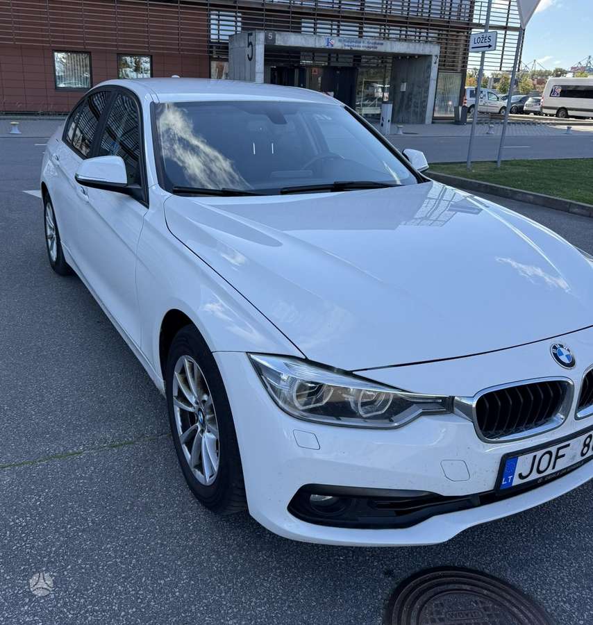 BMW 318, 1.5 l., Седан